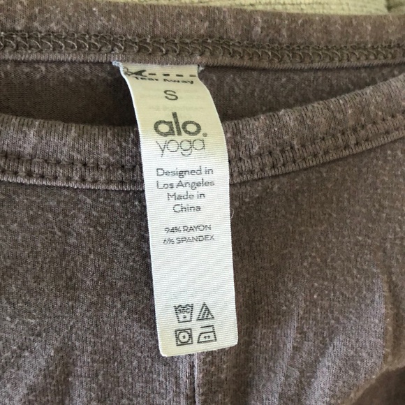 Alo Yoga Cover Tank - Picture 3 of 5